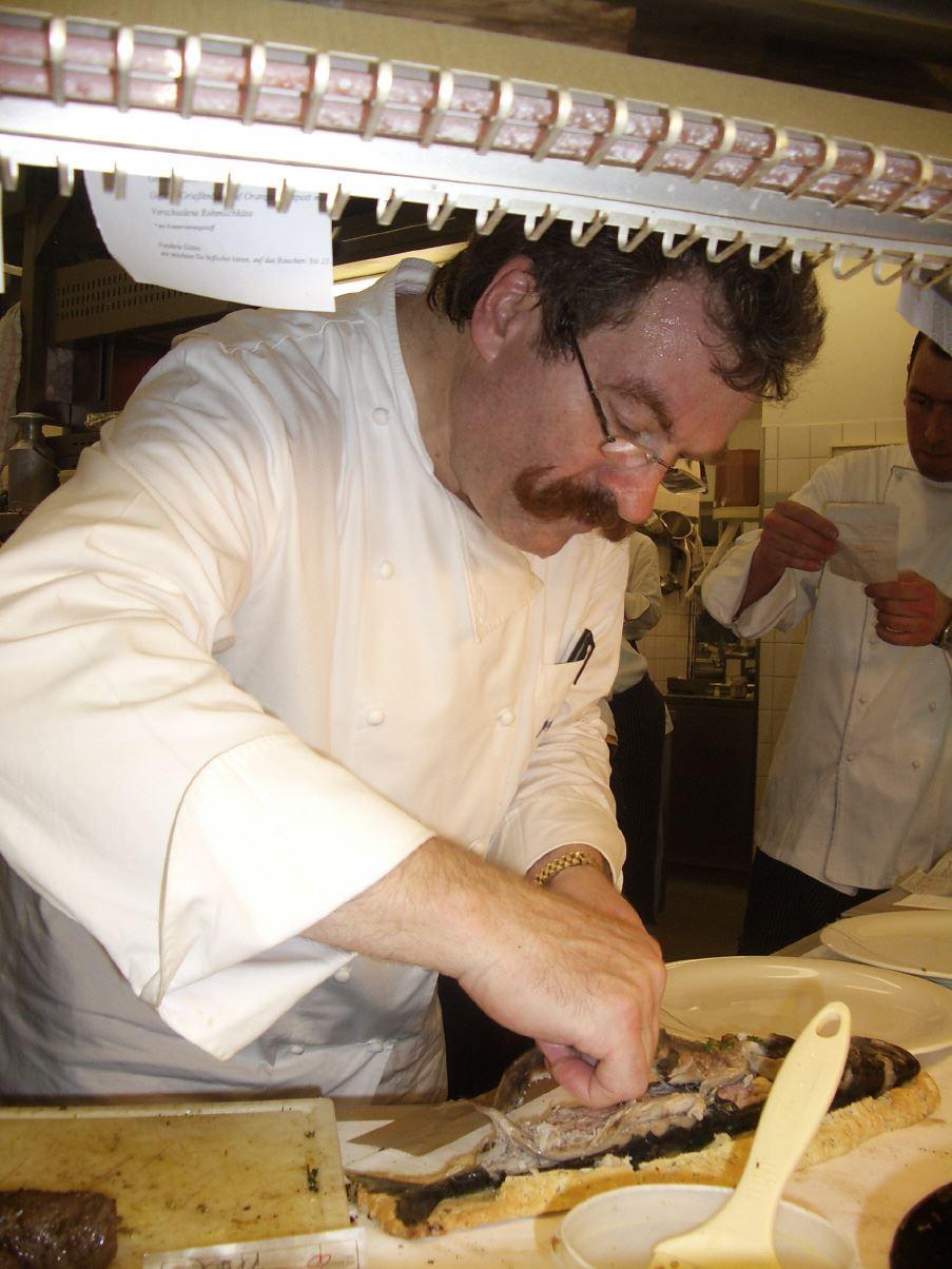 Jörg Müller konzentriert bei der Arbeit